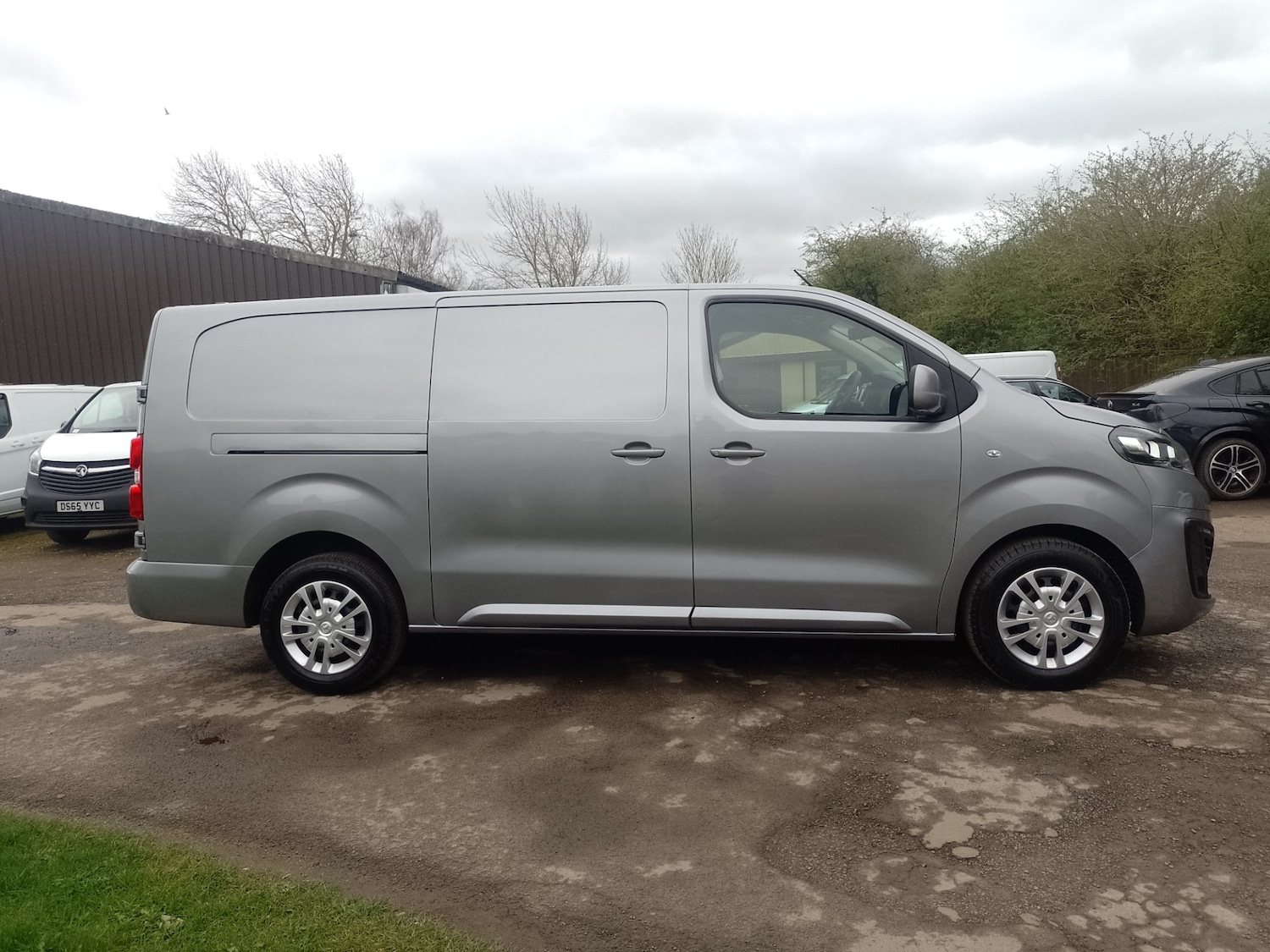 Used Vauxhall Vivaro 2019 for sale - 78123247: Photo 2