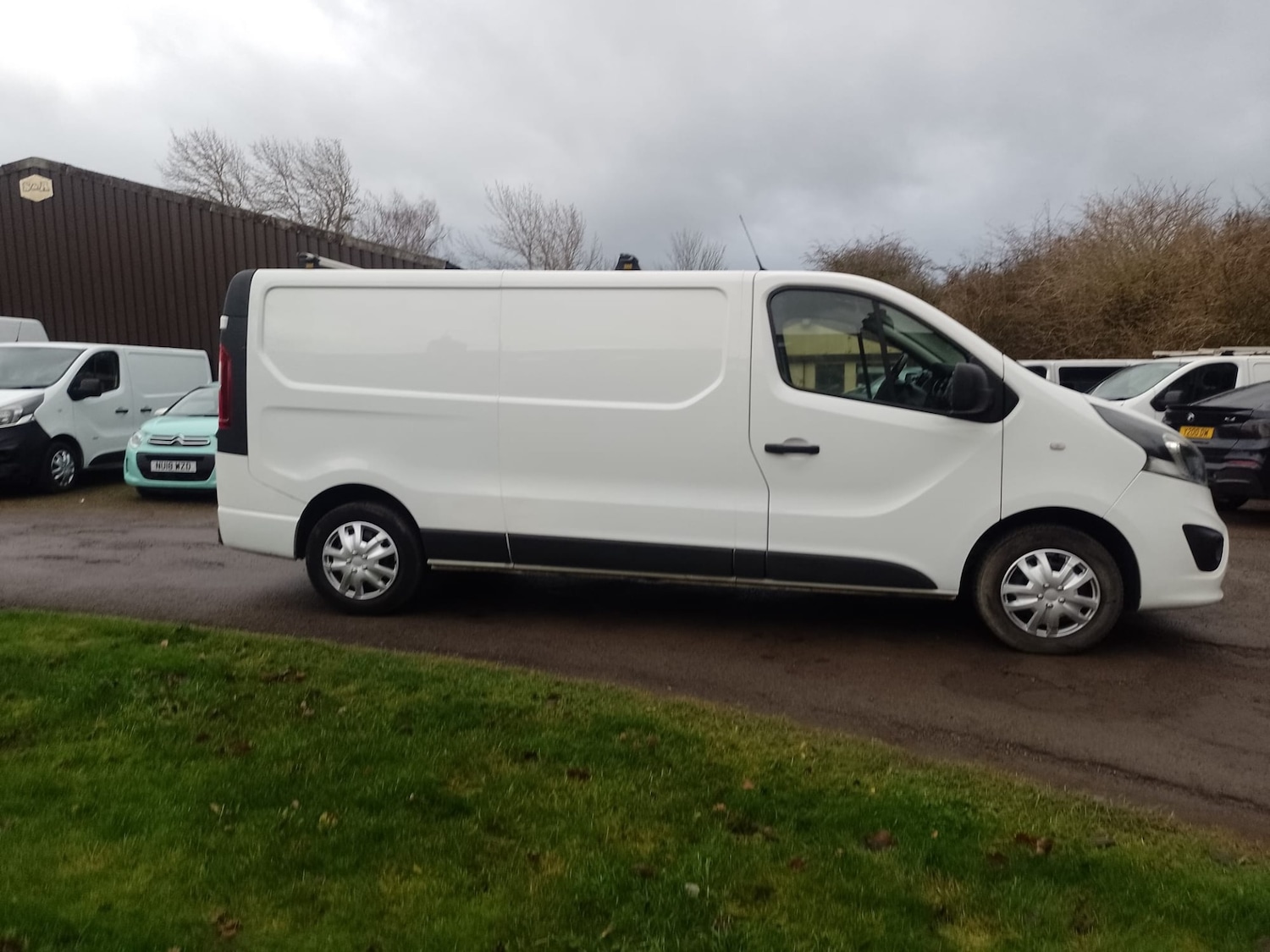 Used Vauxhall Vivaro 2018 for sale - 76834689: Photo 2