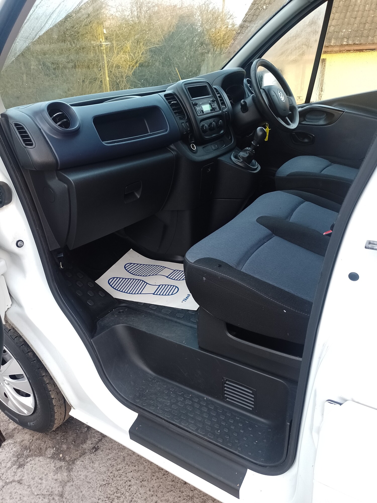 Used Vauxhall Vivaro 2015 for sale - 77932937: Photo 10