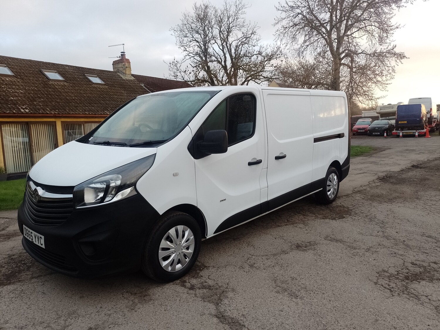Used Vauxhall Vivaro 2015 for sale - 77932937: Photo 4