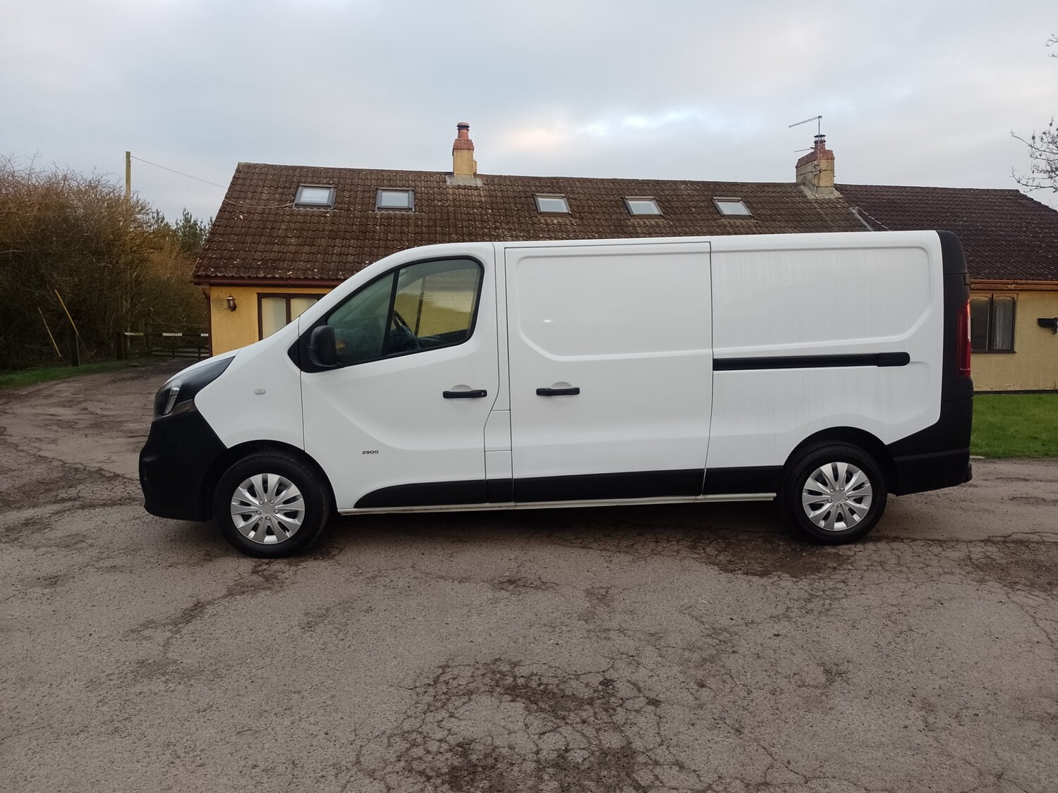 Used Vauxhall Vivaro 2015 for sale - 77932937: Photo 5