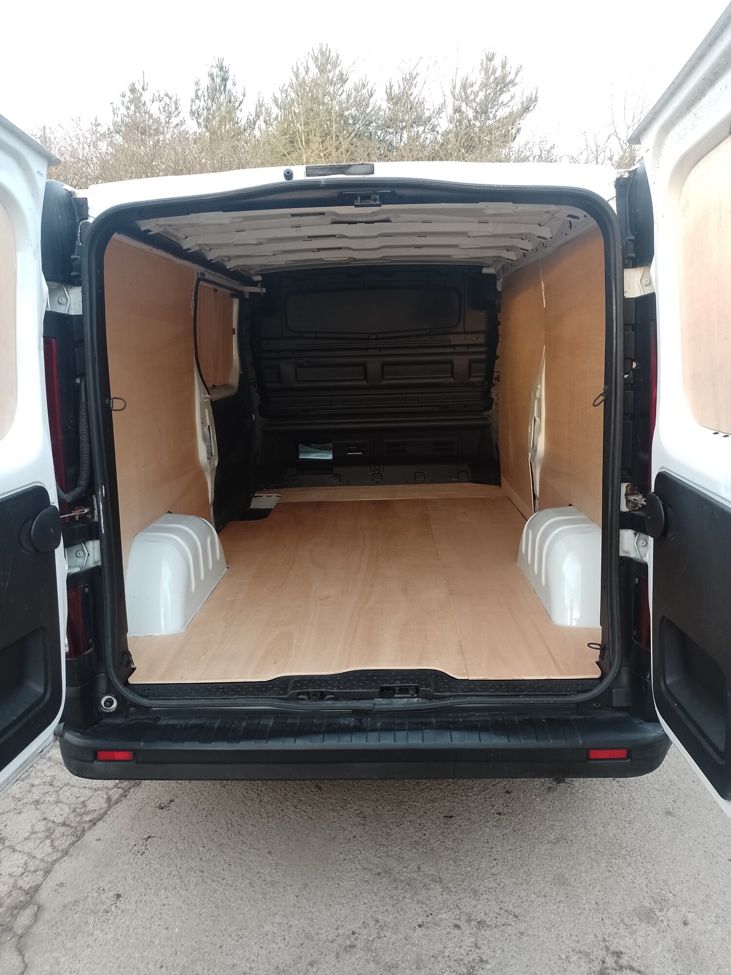 Used Vauxhall Vivaro 2015 for sale - 77932937: Photo 7