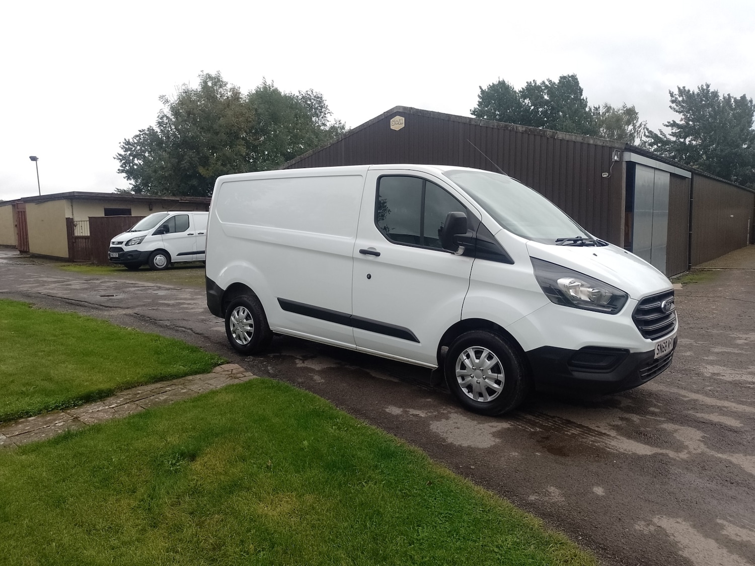 Used Ford Transit Custom 2018 for sale - 76142610: Photo 1