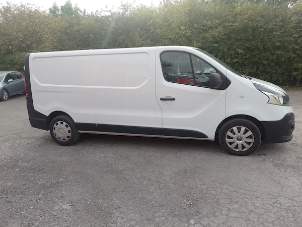 Used Renault Trafic 2018 for sale - 76102744: Photo 2