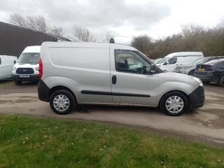 Used Vauxhall Combo 2017 for sale - 77902743: Photo 2
