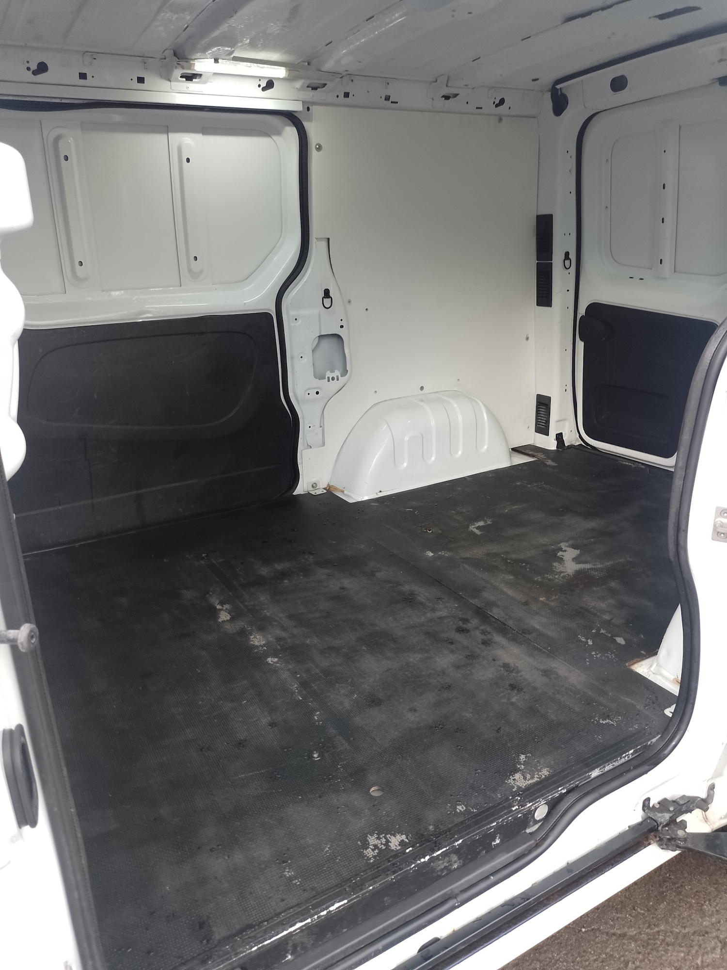 Used Vauxhall Vivaro 2016 for sale - 76663347: Photo 8