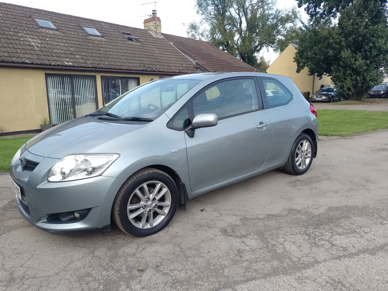 Used Toyota Auris 2009 for sale - 76492464: Photo 2
