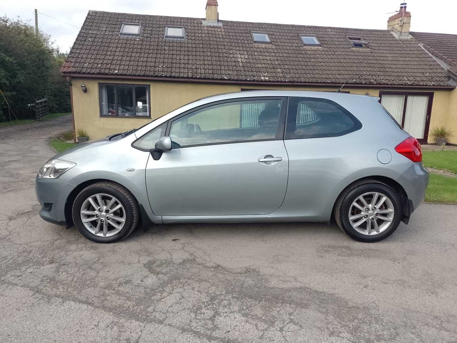 Used Toyota Auris 2009 for sale - 76492464: Photo 4