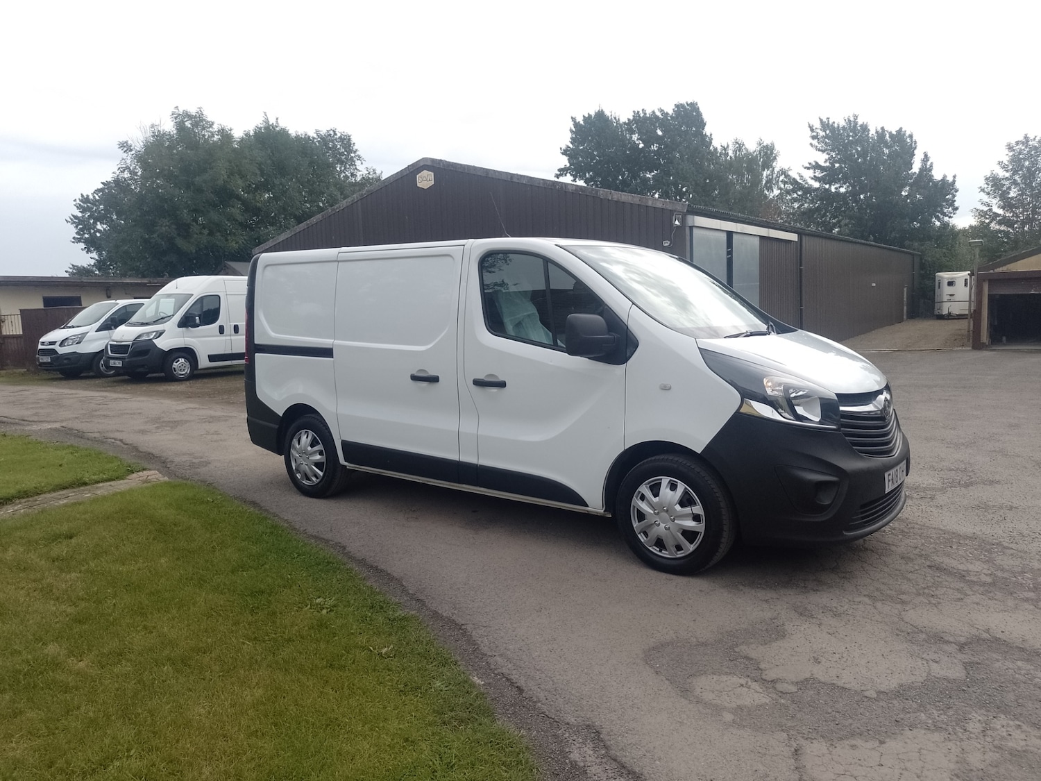 Used Vauxhall Vivaro 2018 for sale - 76461902: Photo 2