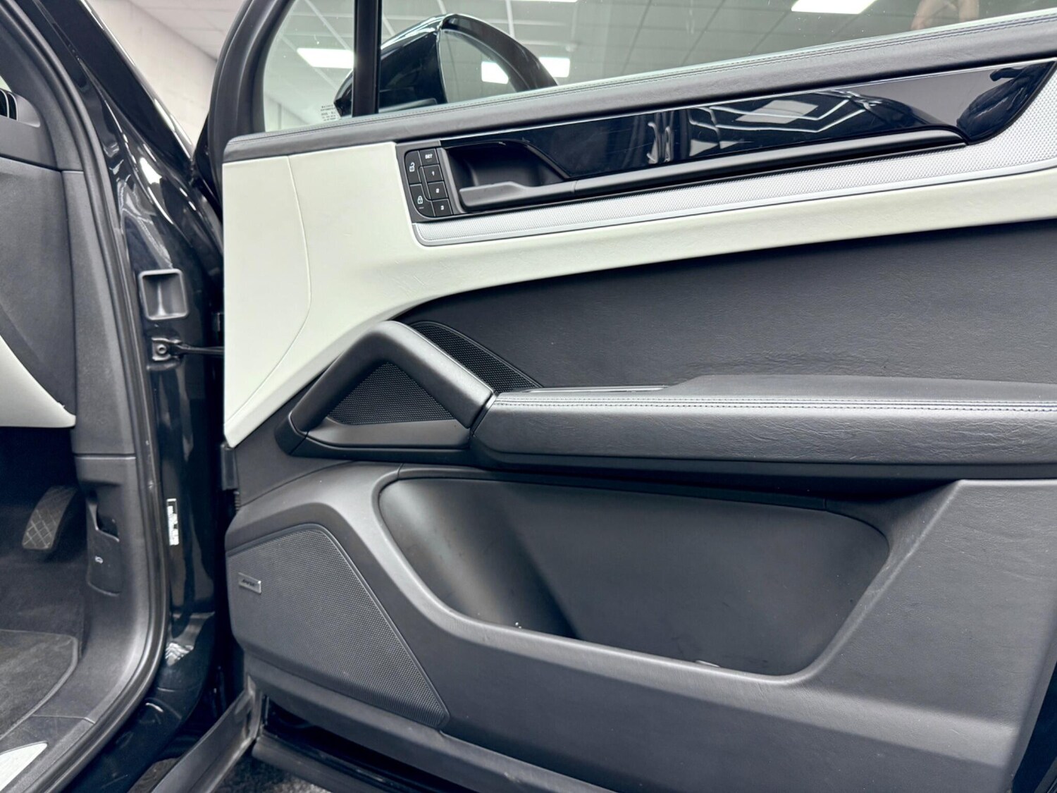 Used Porsche Cayenne for sale - 77823626: Photo 36