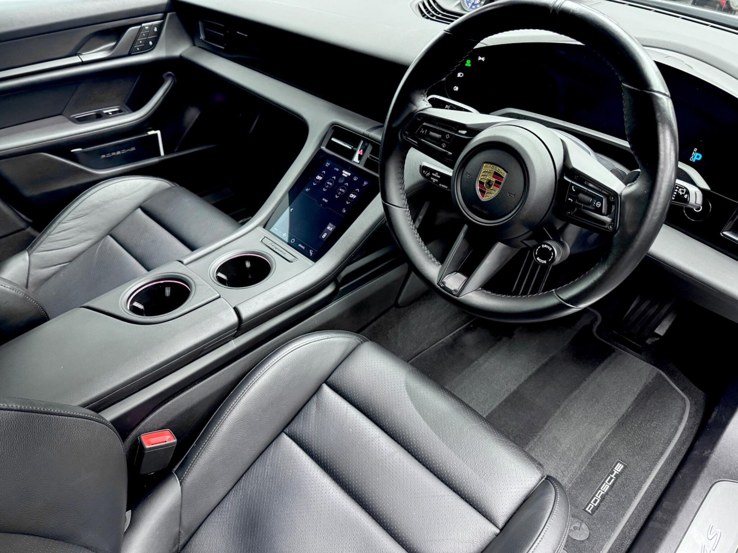 Used Porsche Taycan 2023 for sale - 77163139: Photo 13