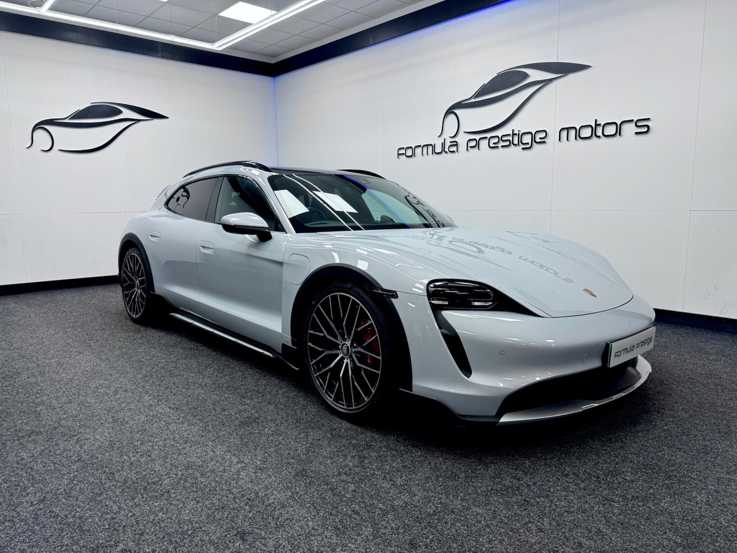 Used Porsche Taycan 2023 for sale - 77163139: Photo 14