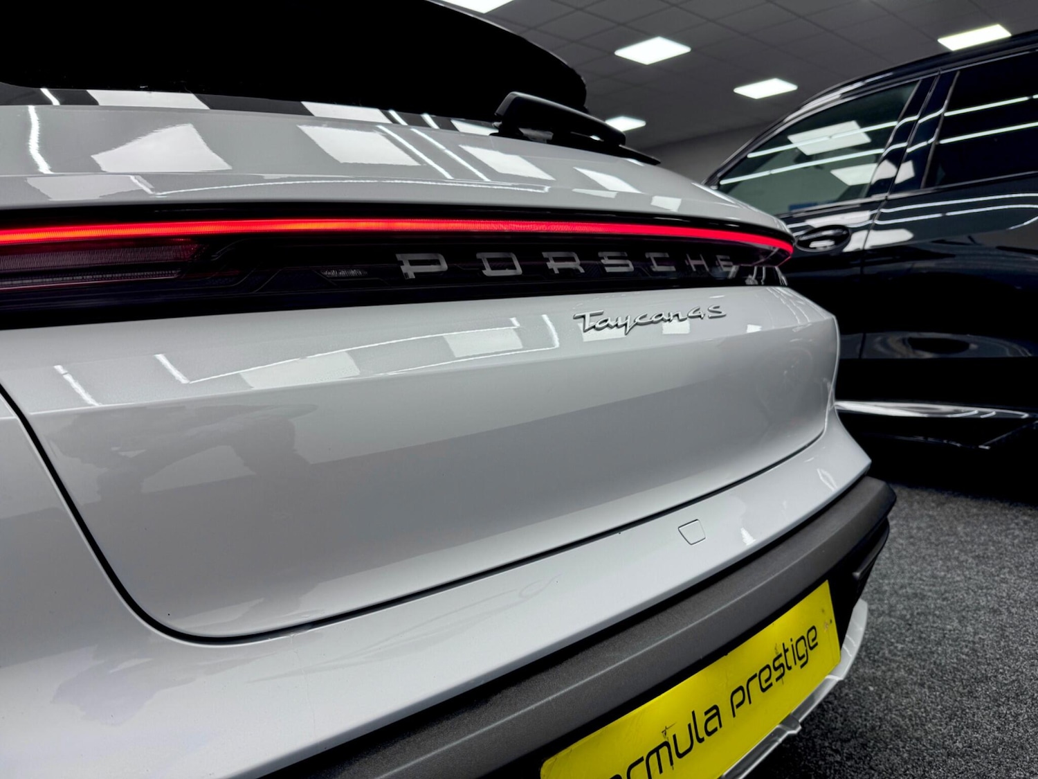 Used Porsche Taycan 2023 for sale - 77163139: Photo 26