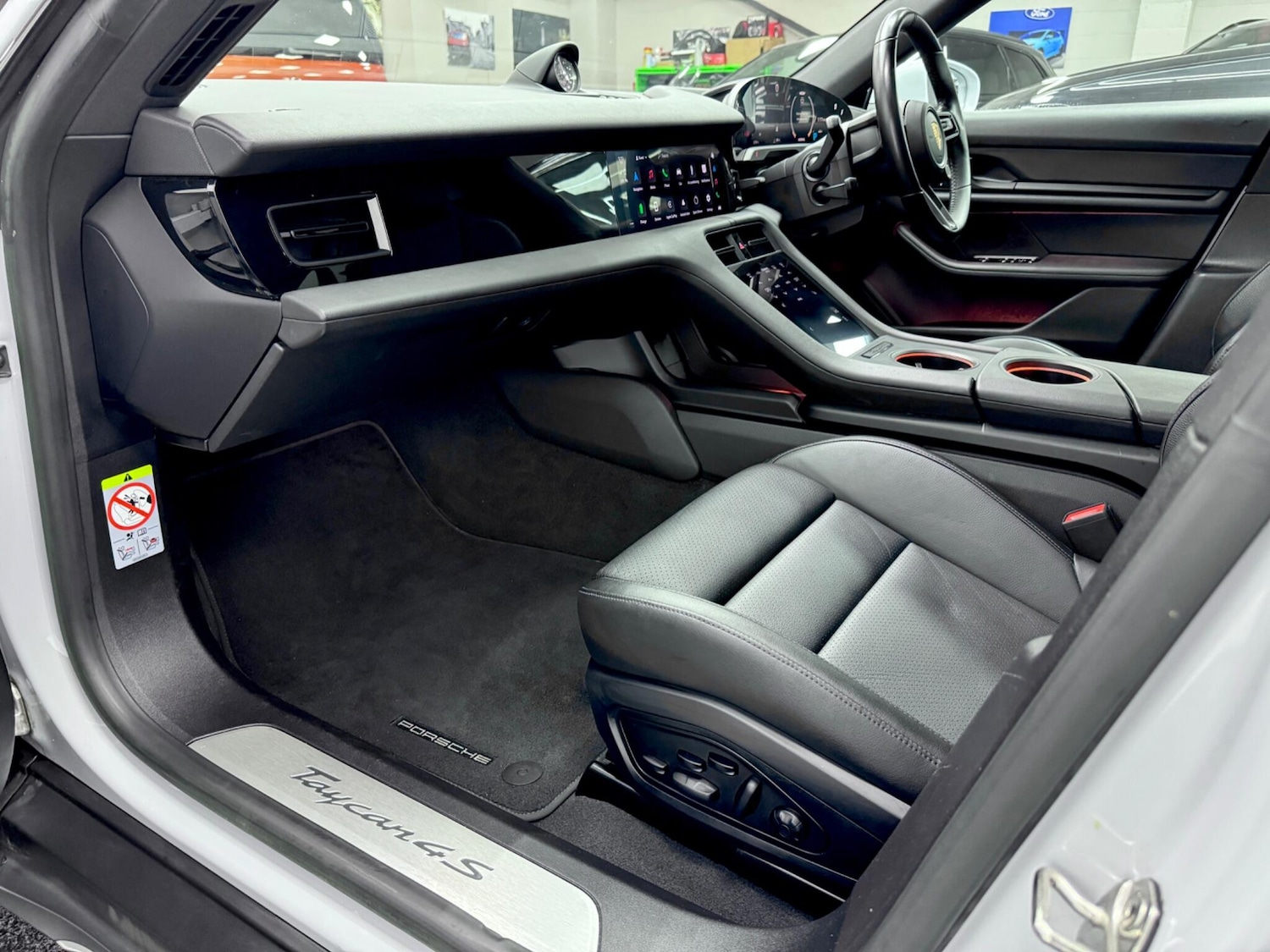 Used Porsche Taycan 2023 for sale - 77163139: Photo 28