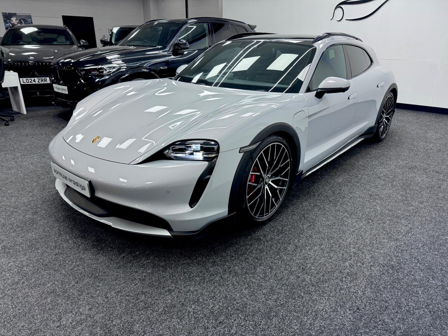 Used Porsche Taycan 2023 for sale - 77163139: Photo 34