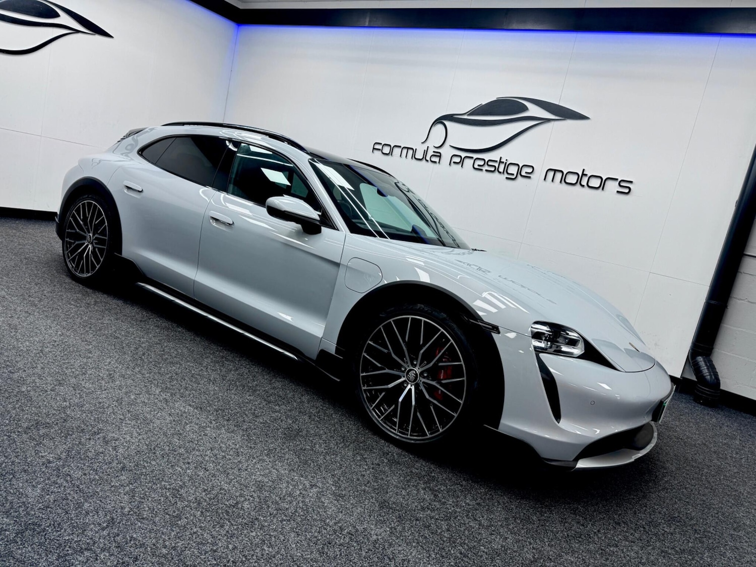 Used Porsche Taycan 2023 for sale - 77163139: Photo 44