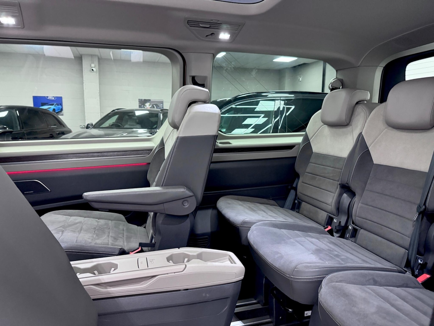 Used Volkswagen Multivan 2023 for sale - 77163242: Photo 4