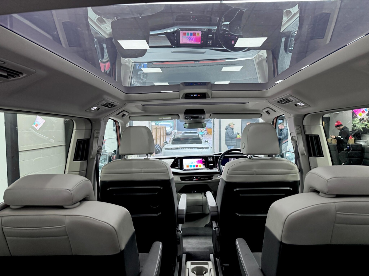 Used Volkswagen Multivan 2023 for sale - 77163242: Photo 5