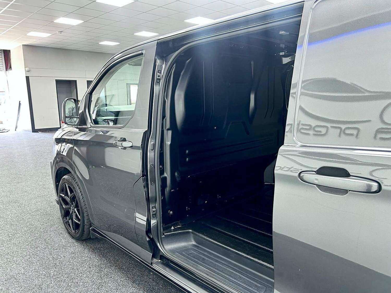 Used Ford Transit Custom 2024 for sale - 77352056: Photo 38