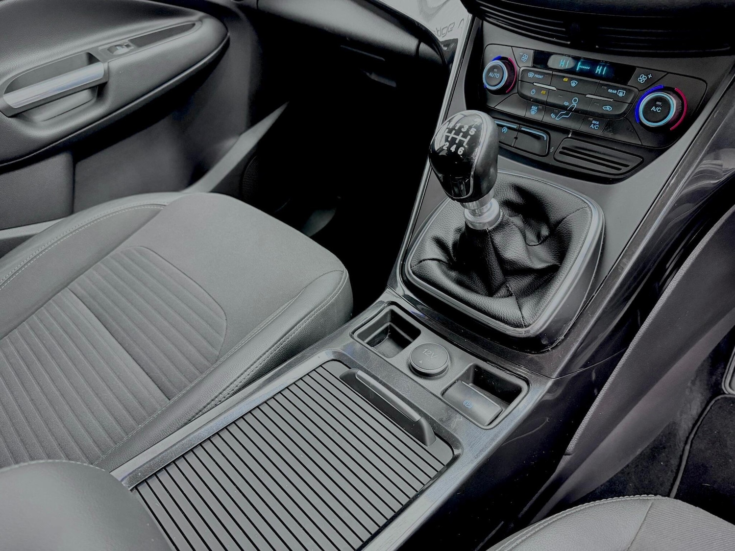 Used Ford Kuga 2017 for sale - 77120081: Photo 4