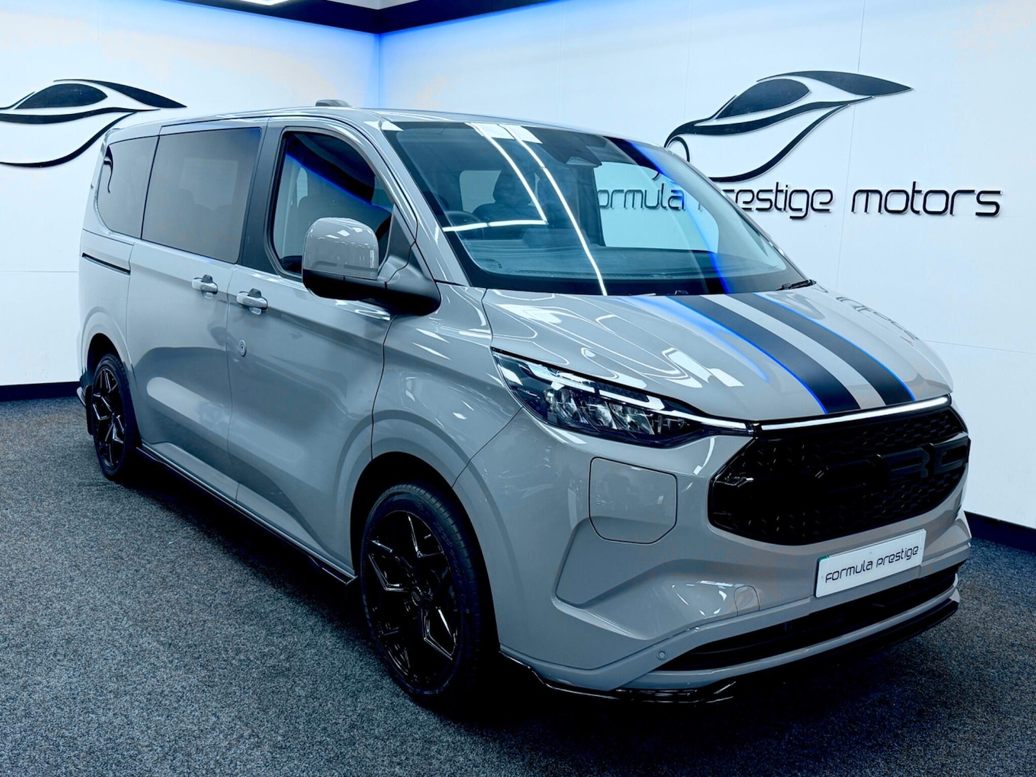 Used Ford Tourneo Custom 2024 for sale - 76634115: Photo 1