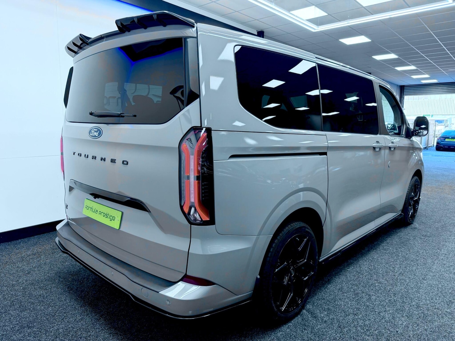 Used Ford Tourneo Custom 2024 for sale - 76634115: Photo 2