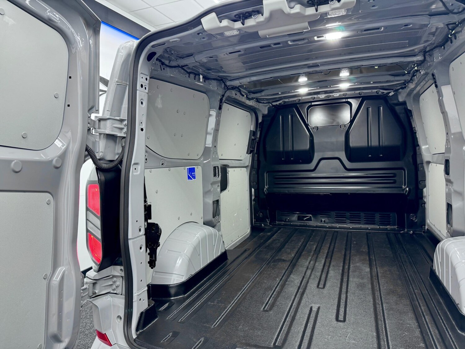 Used Ford Transit Custom 2024 for sale - 76990308: Photo 28