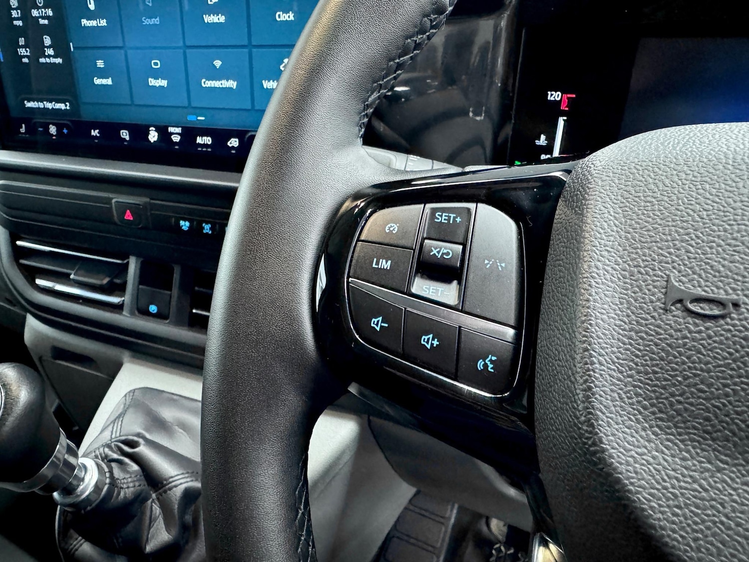 Used Ford Transit Custom 2024 for sale - 76990308: Photo 38