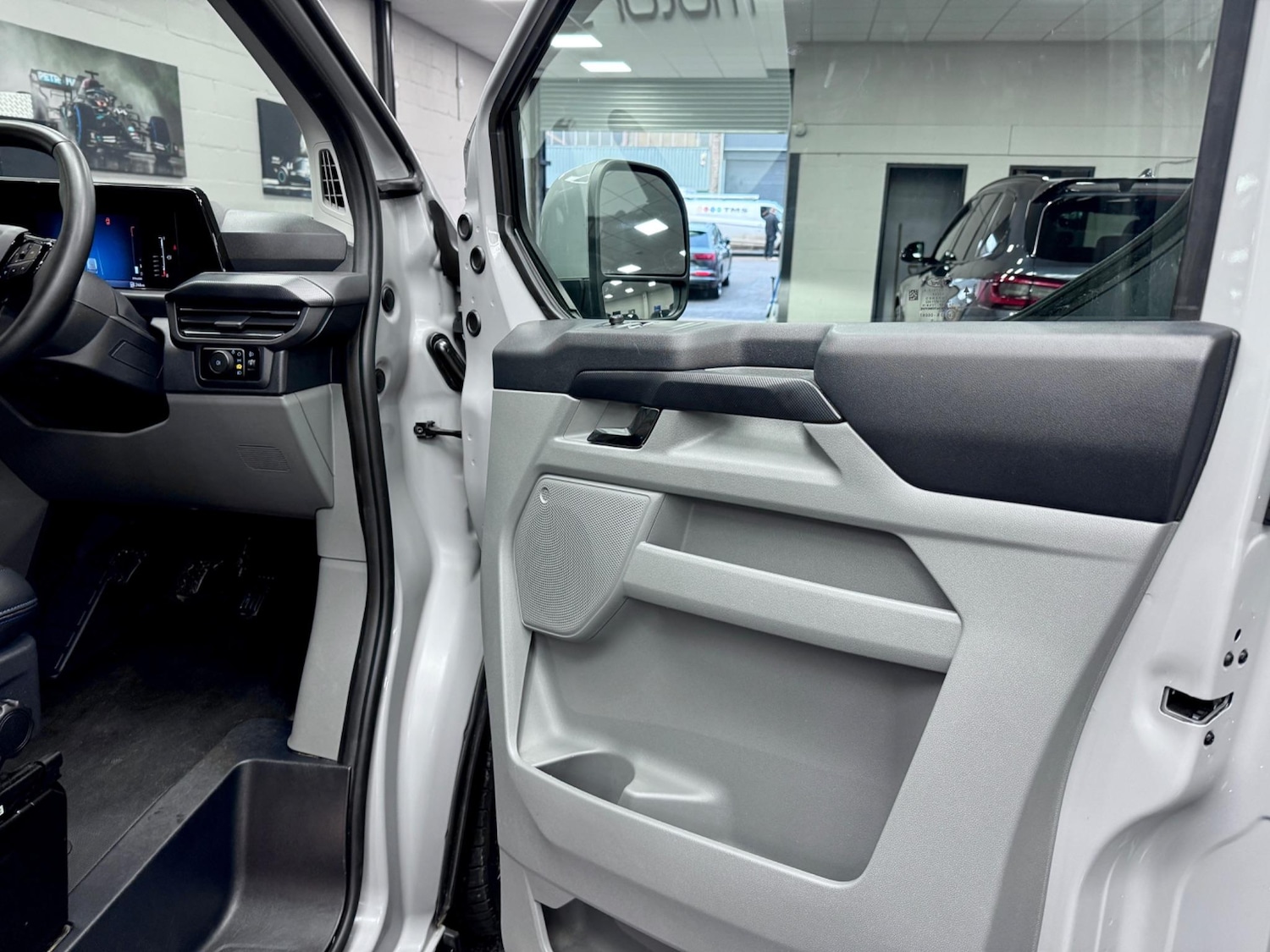 Used Ford Transit Custom 2024 for sale - 76990308: Photo 42