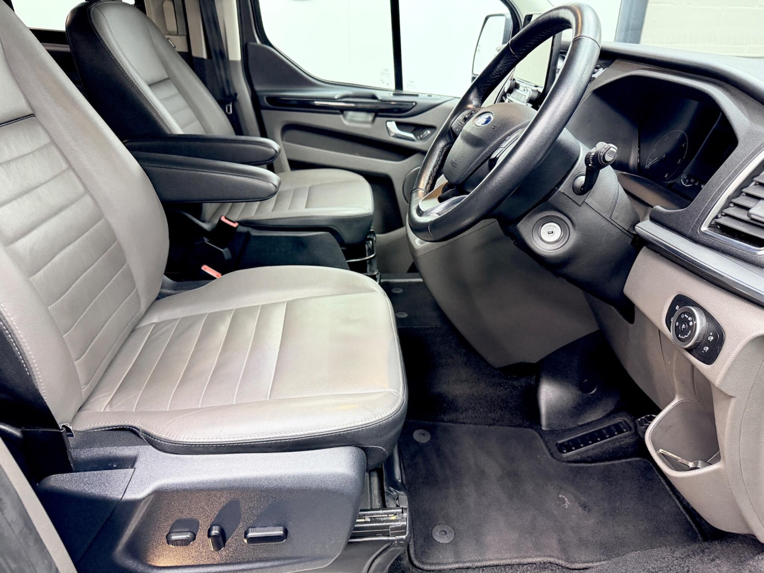 Used Ford Tourneo Custom for sale - 77926280: Photo 34