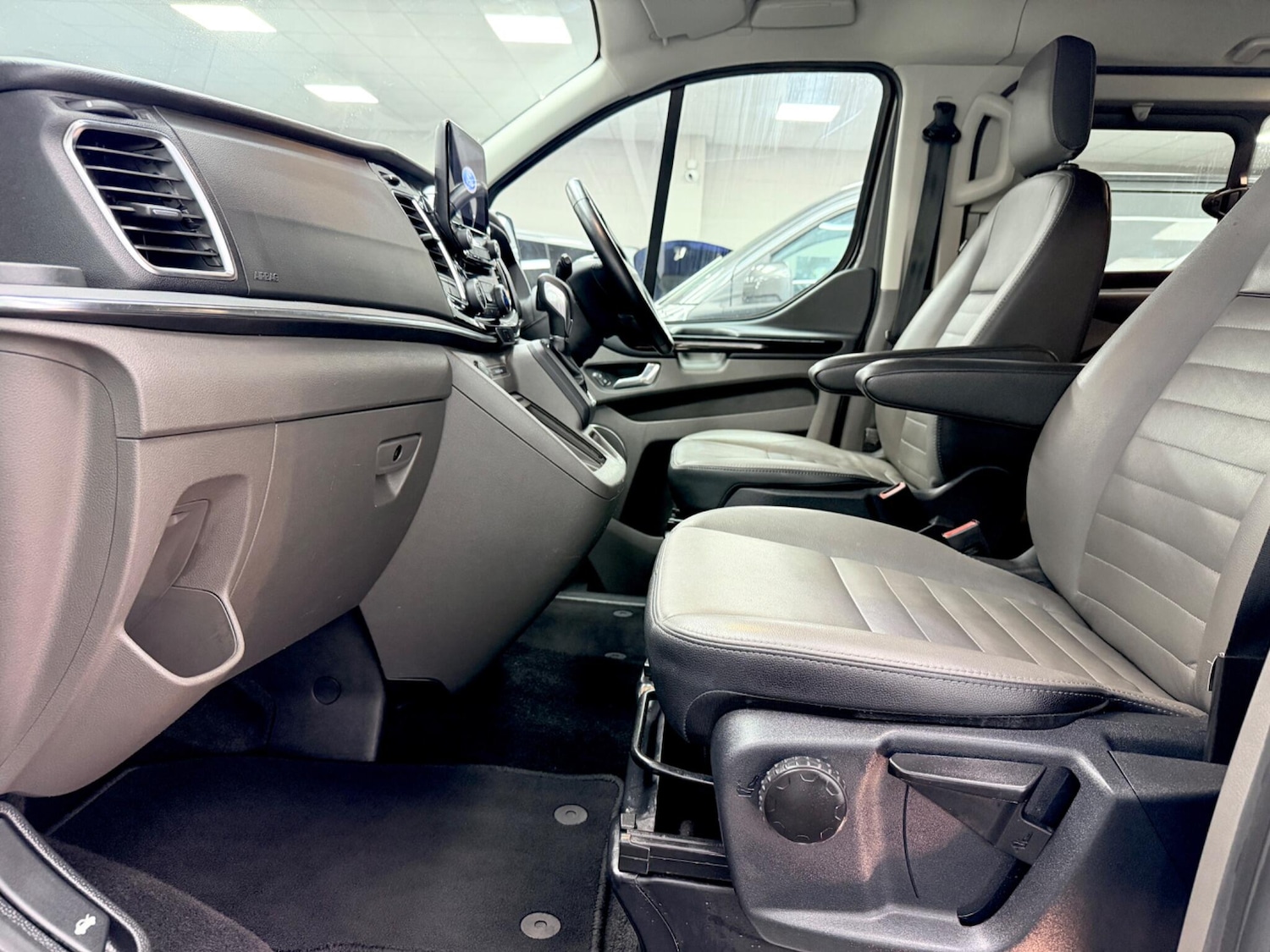 Used Ford Tourneo Custom for sale - 77926280: Photo 36