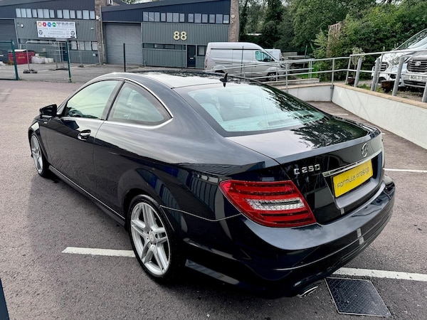 Used Mercedes-Benz C-Class 2013 for sale - 76215373: Photo 5