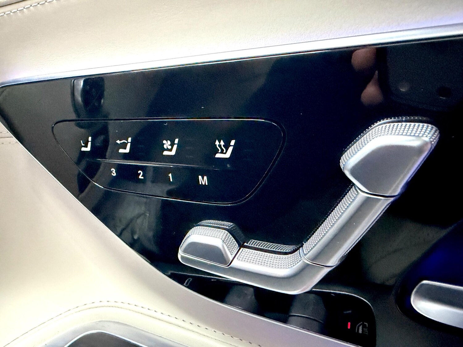 Used Mercedes-Benz SL 2024 for sale - 77957908: Photo 32