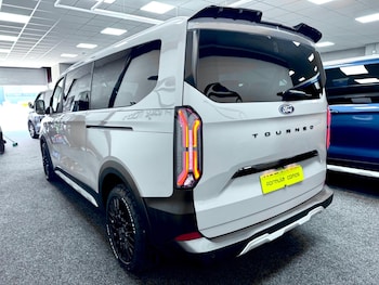 Used Ford Tourneo Custom 2025 for sale - 78933651: Photo