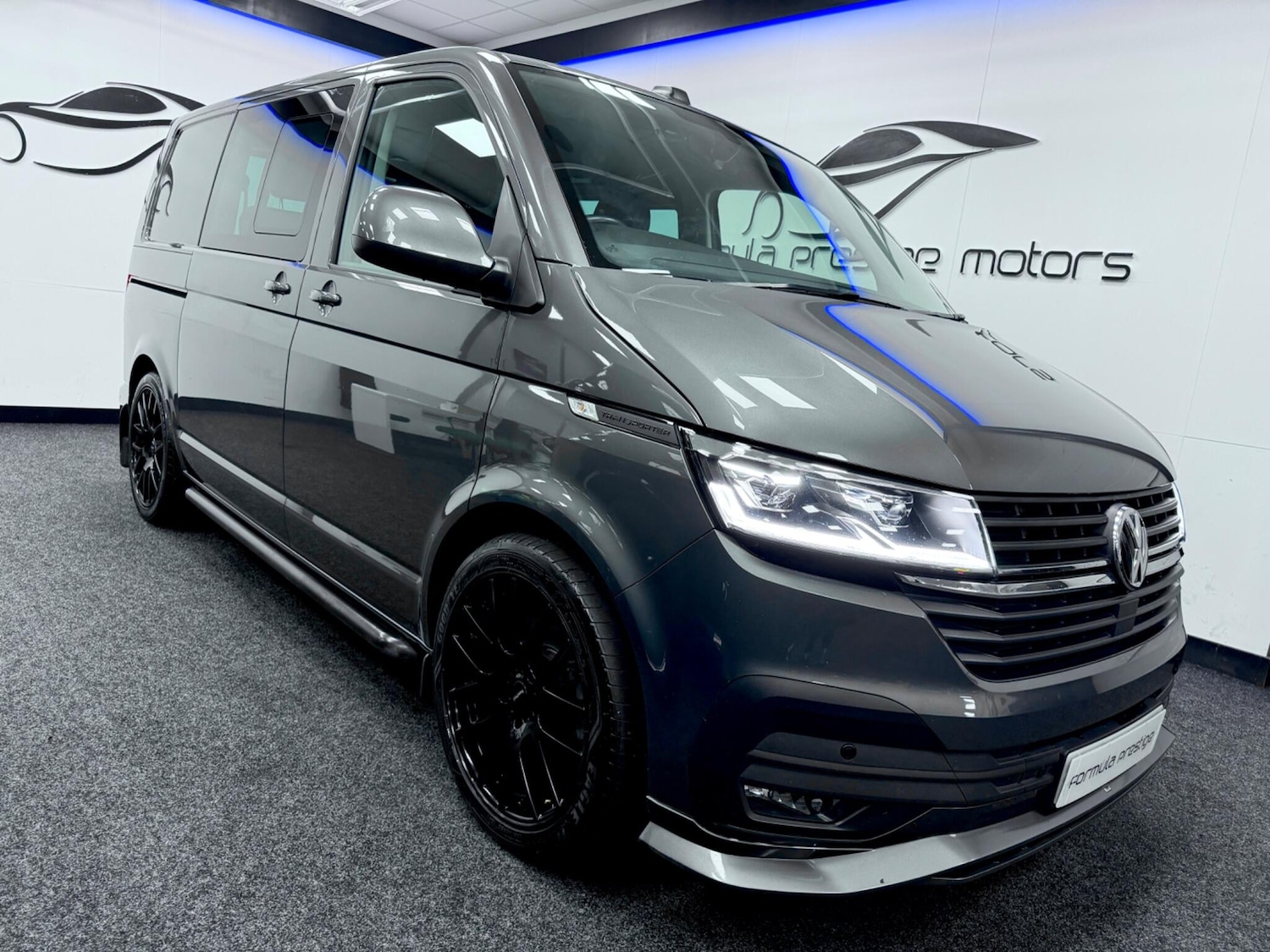 Used Volkswagen Transporter 2022 for sale - 76855680: Photo 1