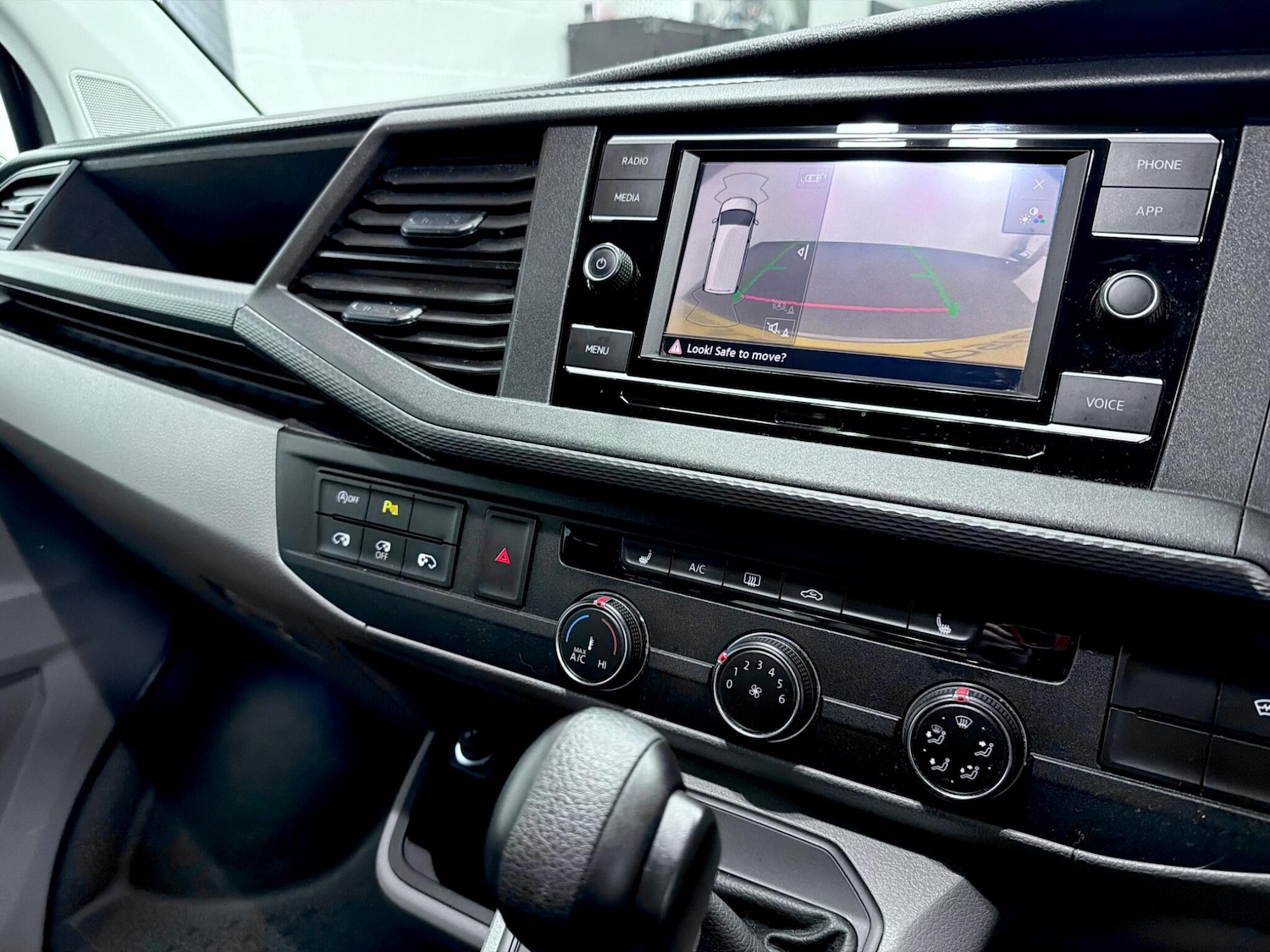 Used Volkswagen Transporter 2022 for sale - 76855680: Photo 4