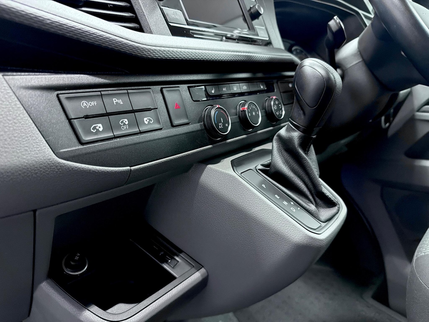 Used Volkswagen Transporter 2022 for sale - 76855680: Photo 41