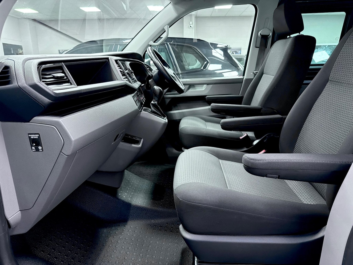 Used Volkswagen Transporter 2022 for sale - 76855680: Photo 42