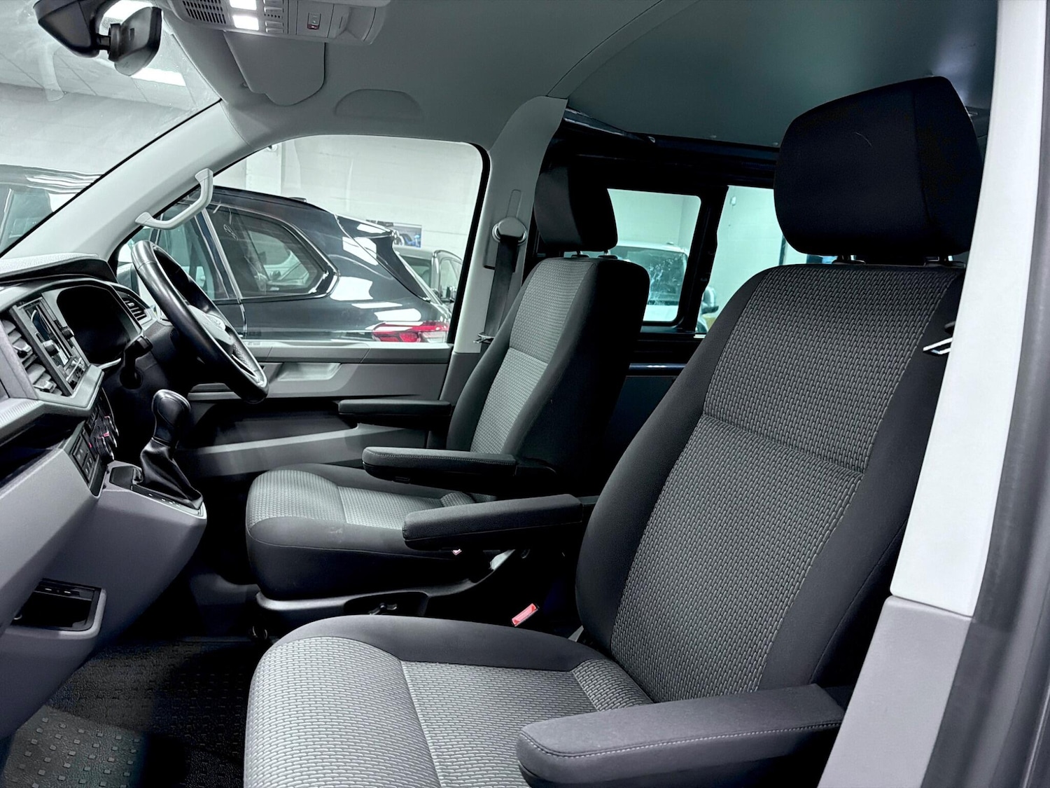 Used Volkswagen Transporter 2022 for sale - 76855680: Photo 43