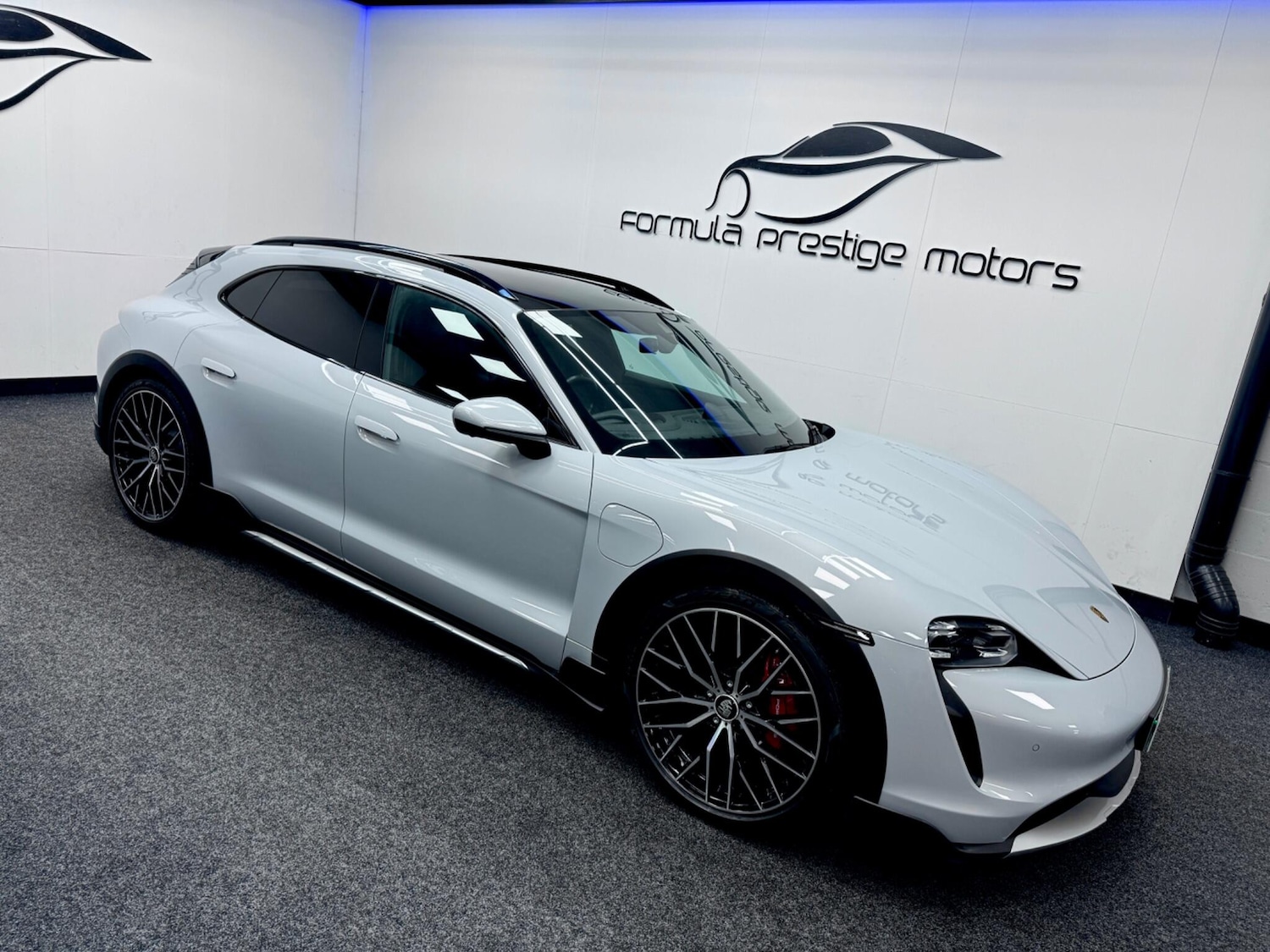 Used Porsche Taycan 2023 for sale - 77524750: Photo 21