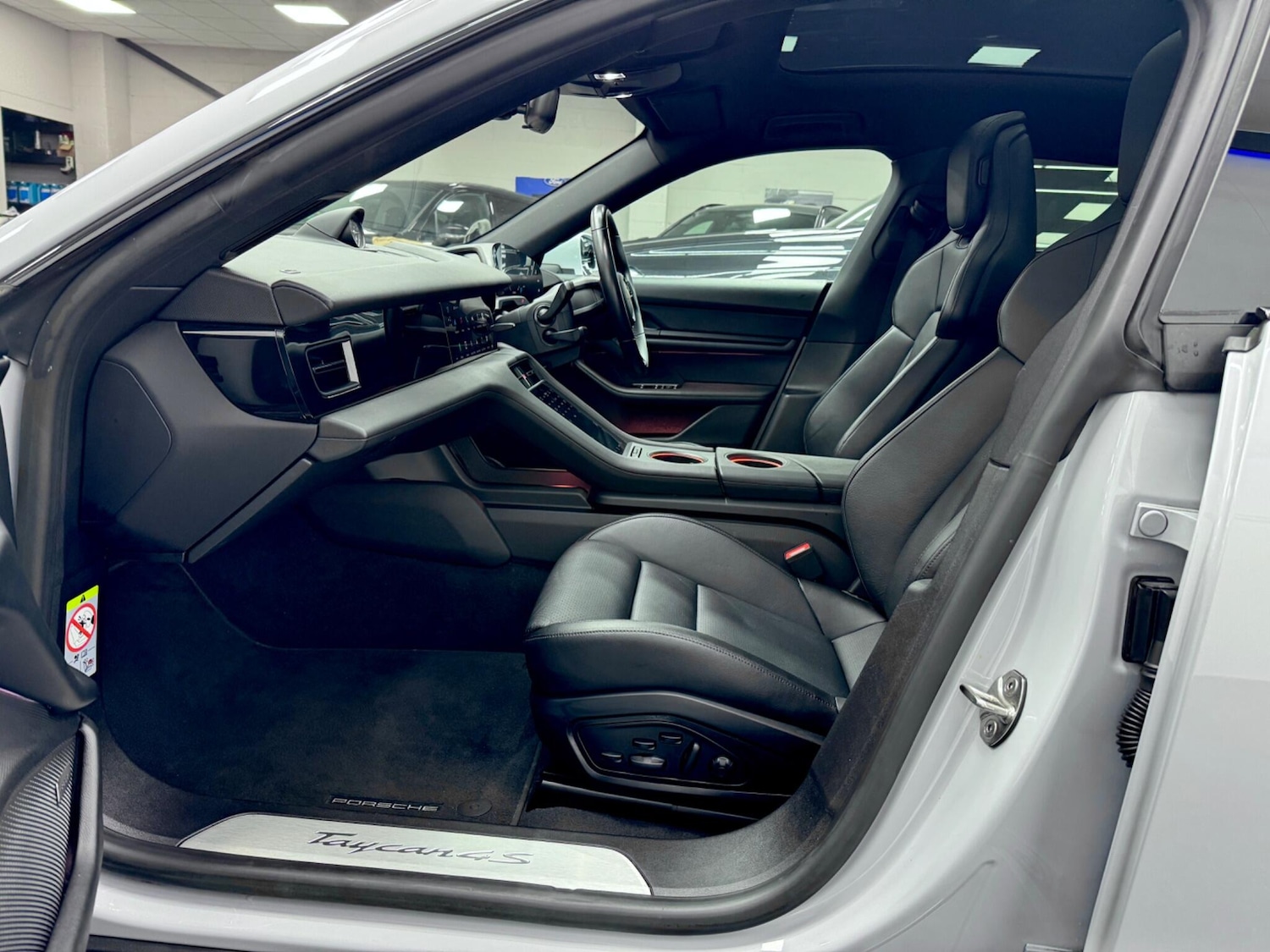 Used Porsche Taycan 2023 for sale - 77524750: Photo 30