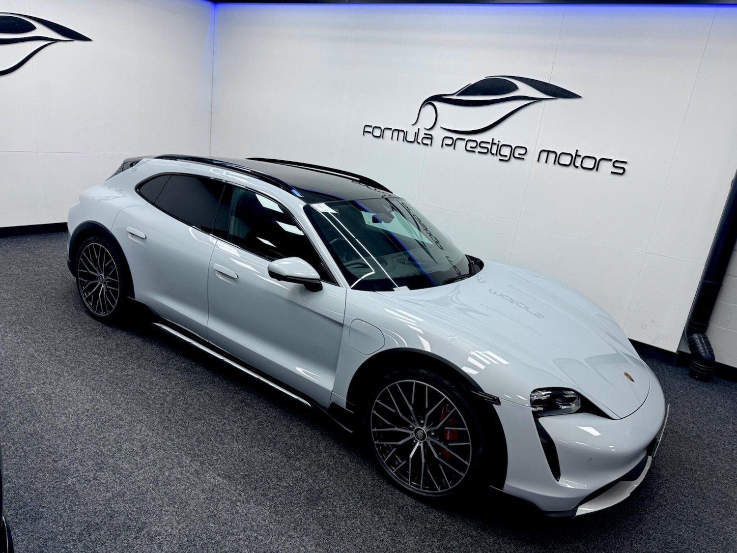 Used Porsche Taycan 2023 for sale - 77524750: Photo 32