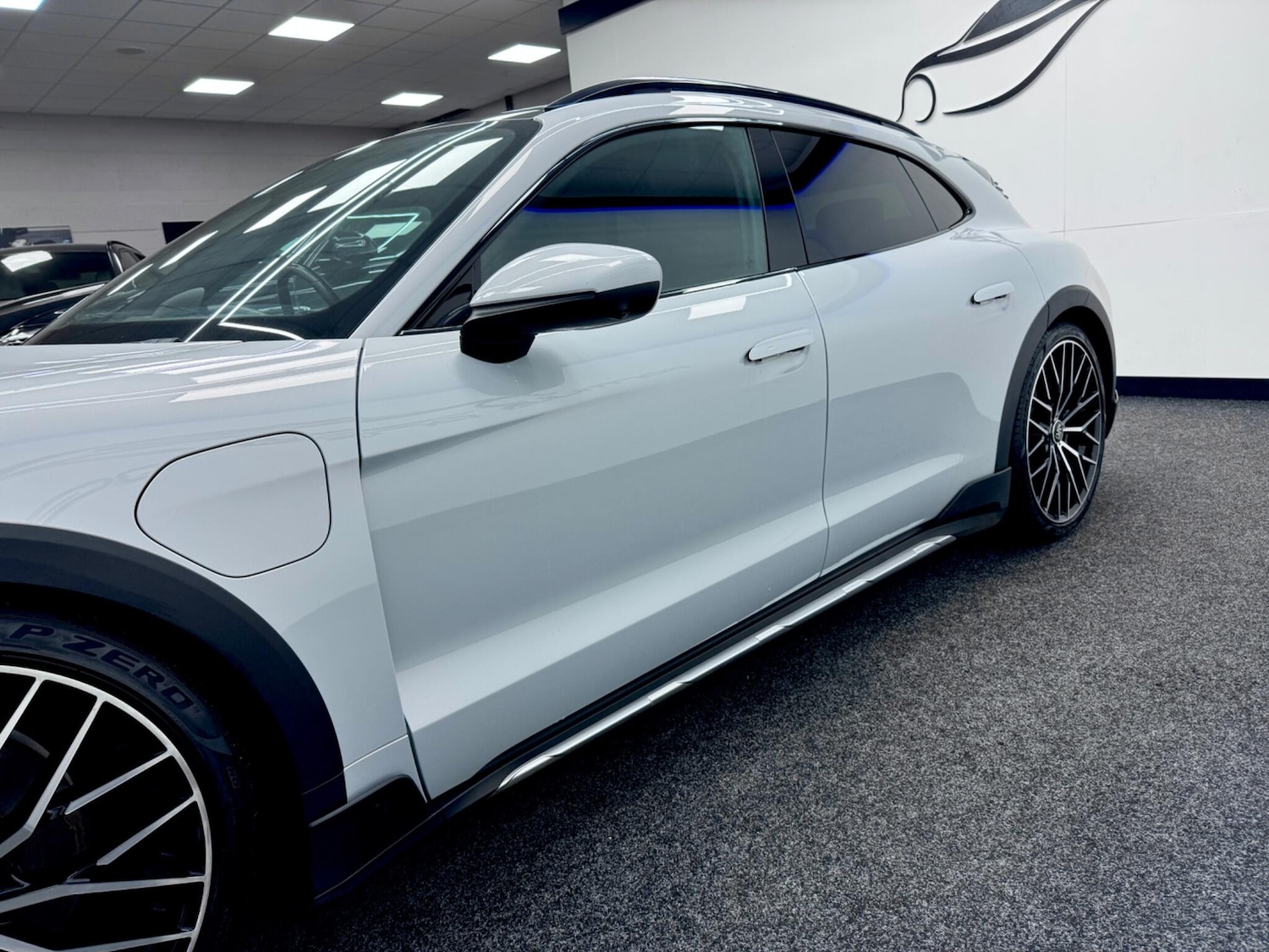 Used Porsche Taycan 2023 for sale - 77524750: Photo 33