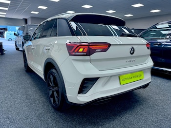 Used Volkswagen T-Roc 2023 for sale - 76584609: Photo