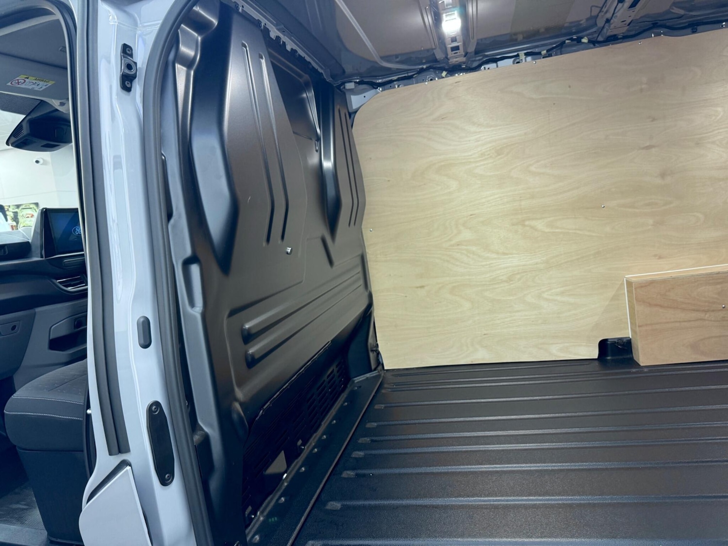 Used Ford E-Transit 2024 for sale - 76238560: Photo 21