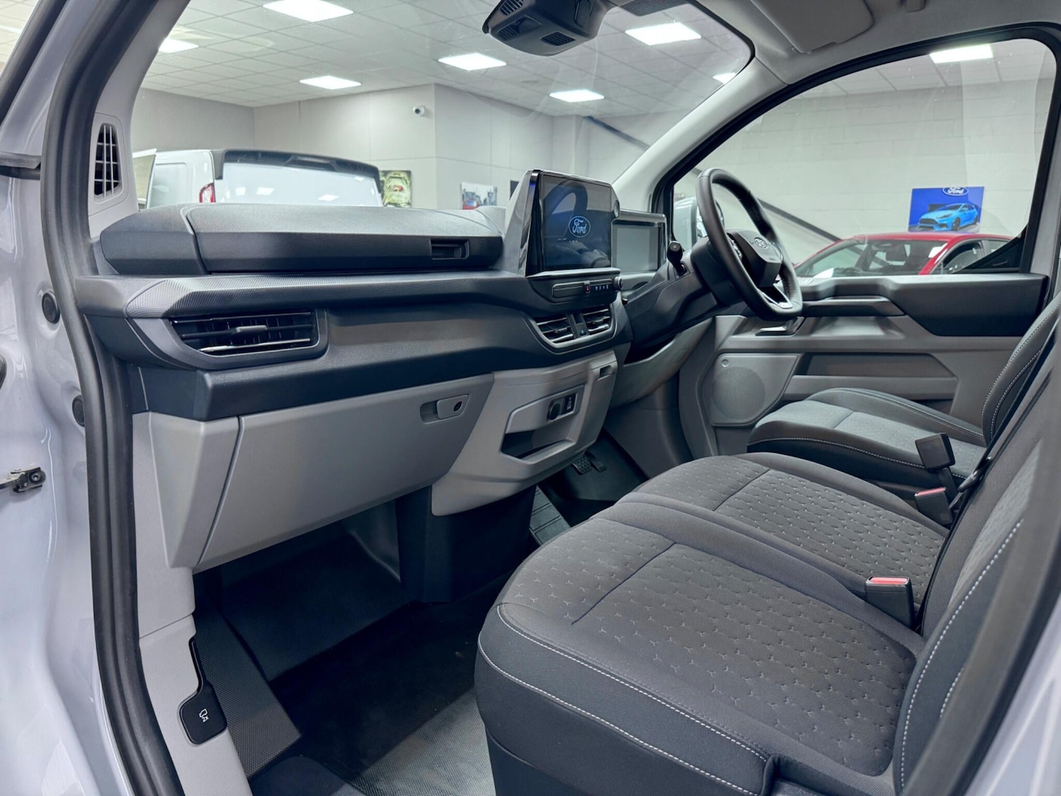 Used Ford E-Transit 2024 for sale - 76238560: Photo 34