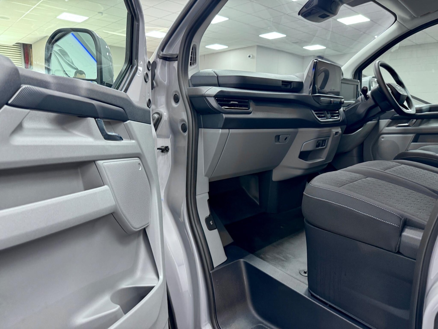 Used Ford E-Transit 2024 for sale - 76238560: Photo 35