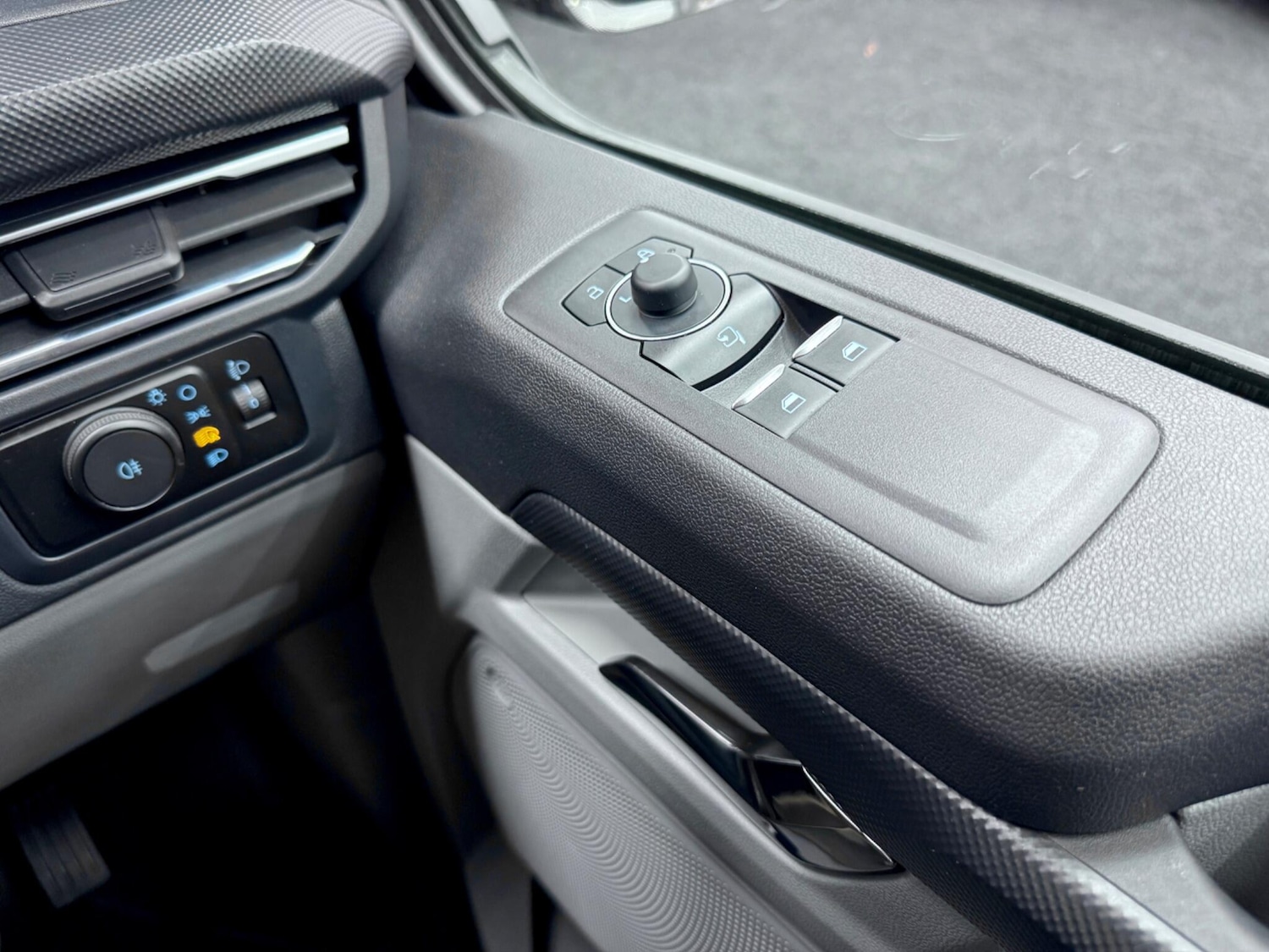 Used Ford E-Transit 2024 for sale - 76238560: Photo 39