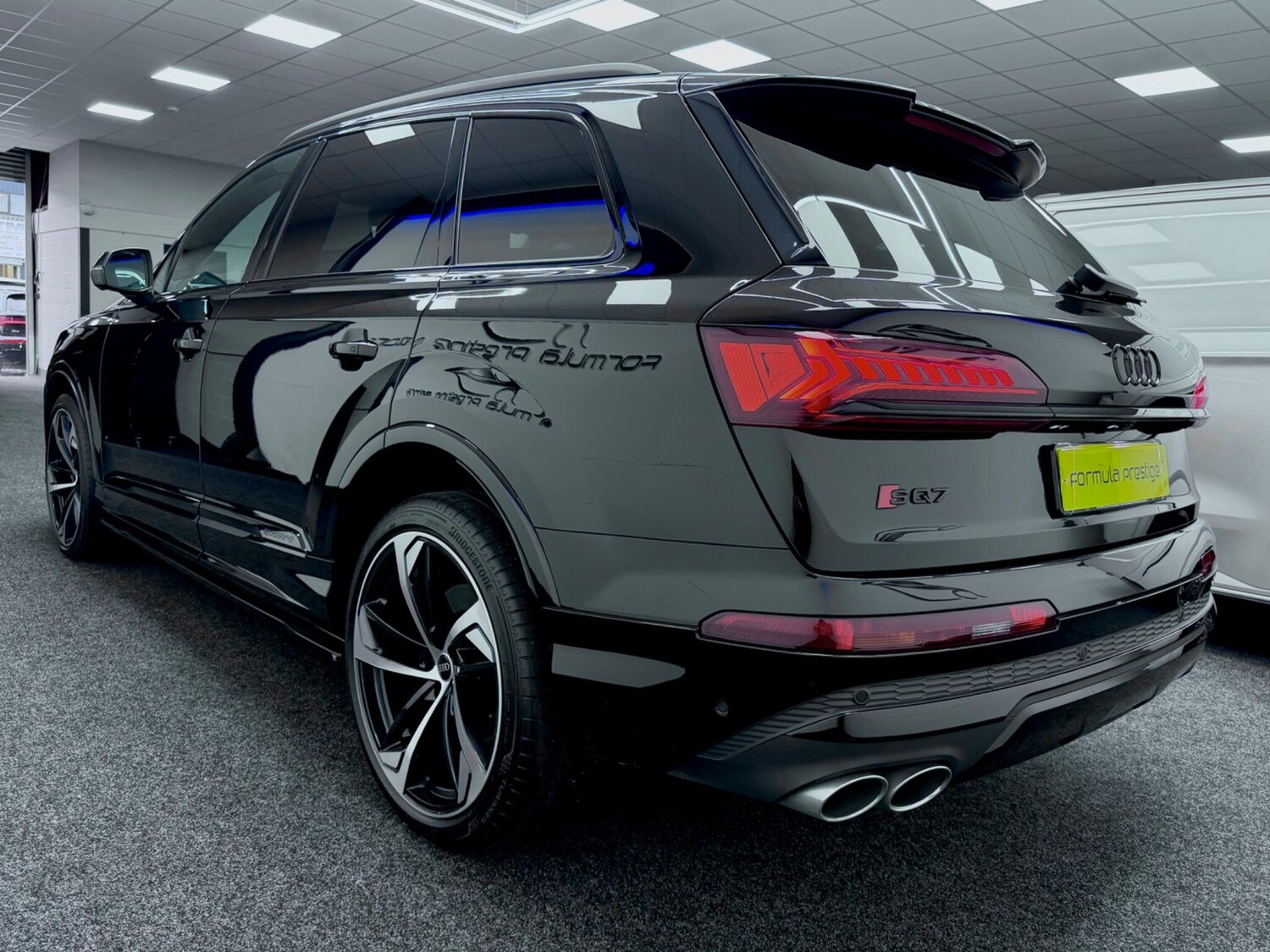 Used Audi SQ7 2023 for sale - 76538493: Photo 2