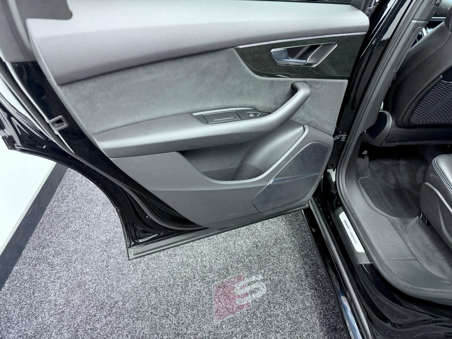 Used Audi SQ7 2023 for sale - 76538493: Photo 48